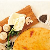 Осетинский пирог с грибами, сыром и зеленью